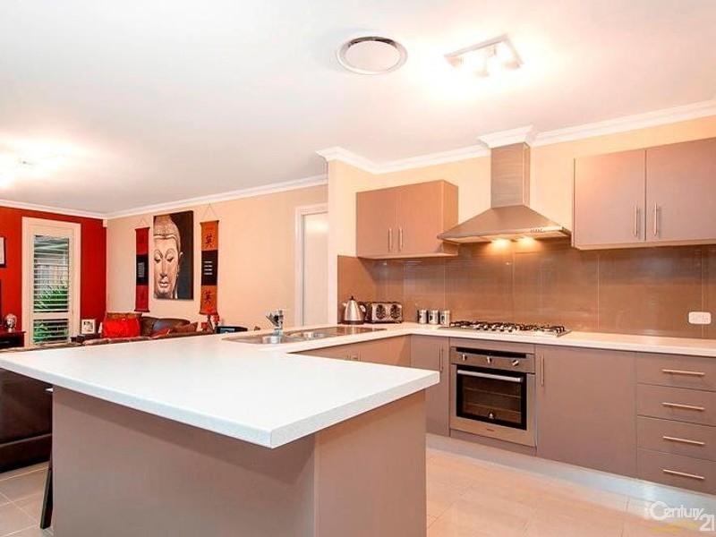 13 Meander Cres, The Ponds NSW 2769