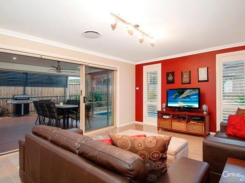 13 Meander Cres, The Ponds NSW 2769