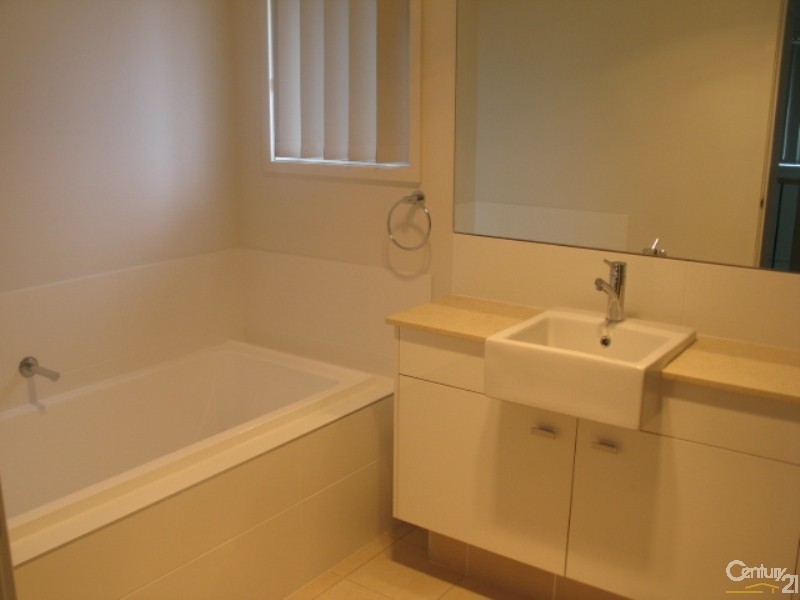 71 Carisbrook St, Kellyville NSW 2155