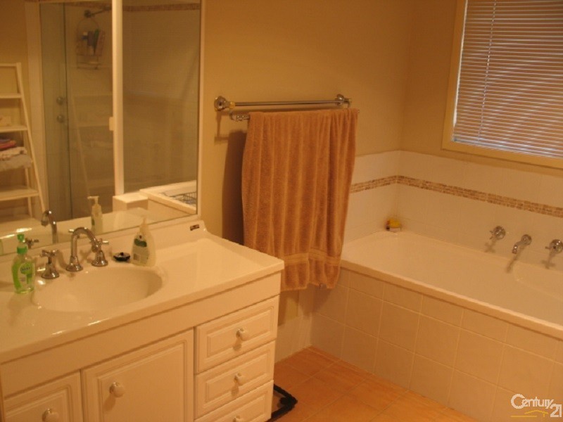 6 Hyatt Close, Rouse Hill NSW 2155