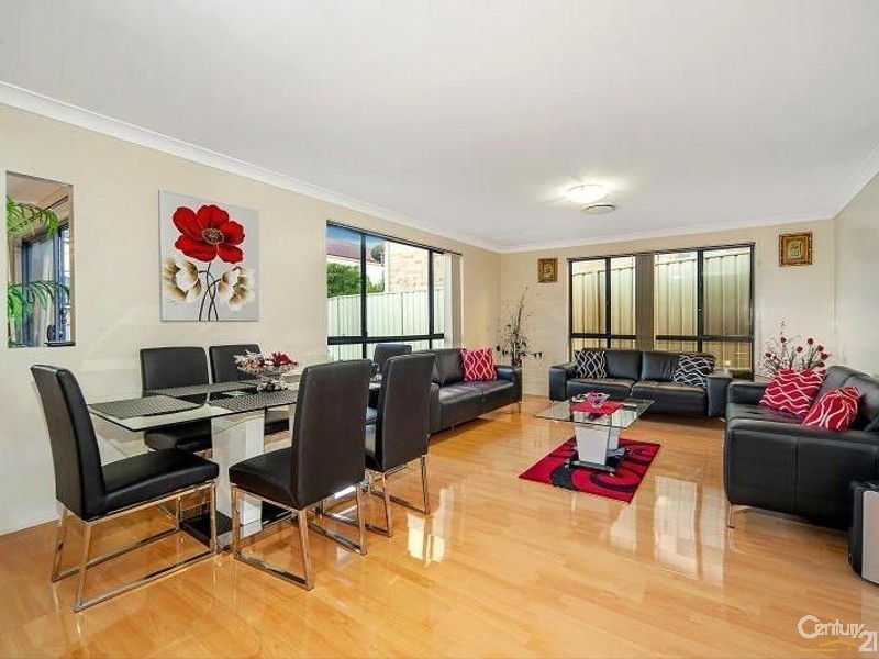 6 Blue Bell Cct, Kellyville NSW 2155