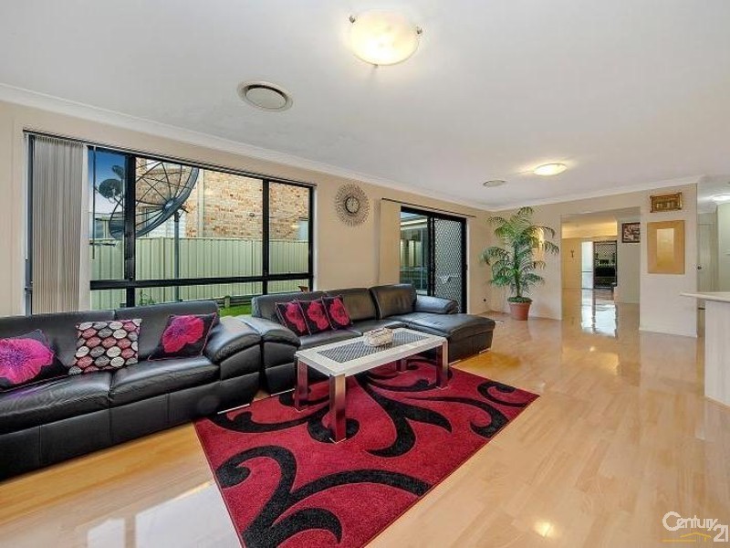 6 Blue Bell Cct, Kellyville NSW 2155