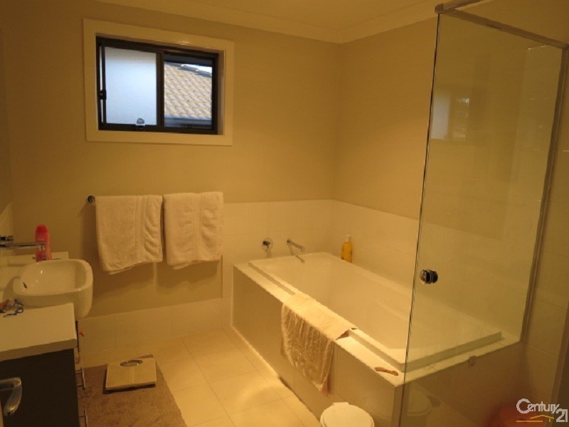 2 Fox Creek Cct, Kellyville NSW 2155