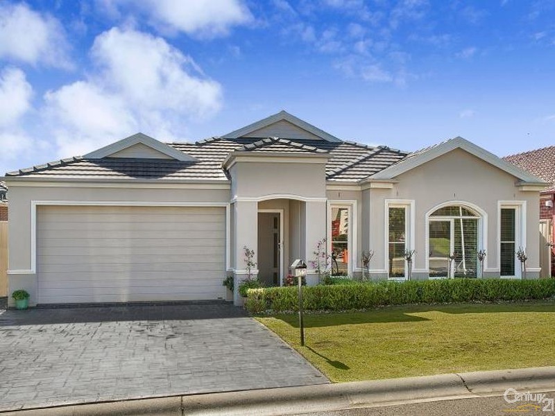 14 Honeyeater Cres, Beaumont Hills NSW 2155