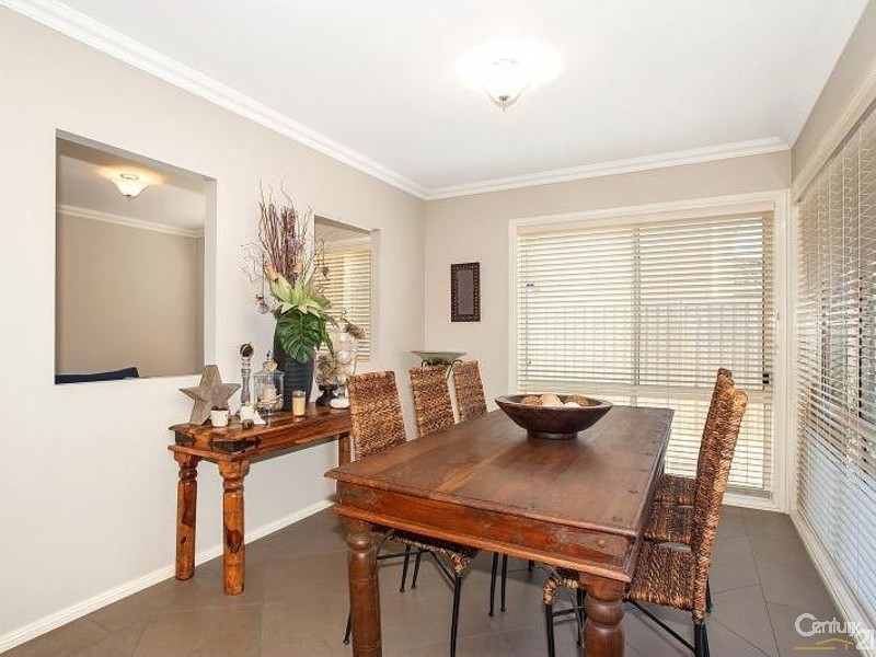 14 Honeyeater Cres, Beaumont Hills NSW 2155