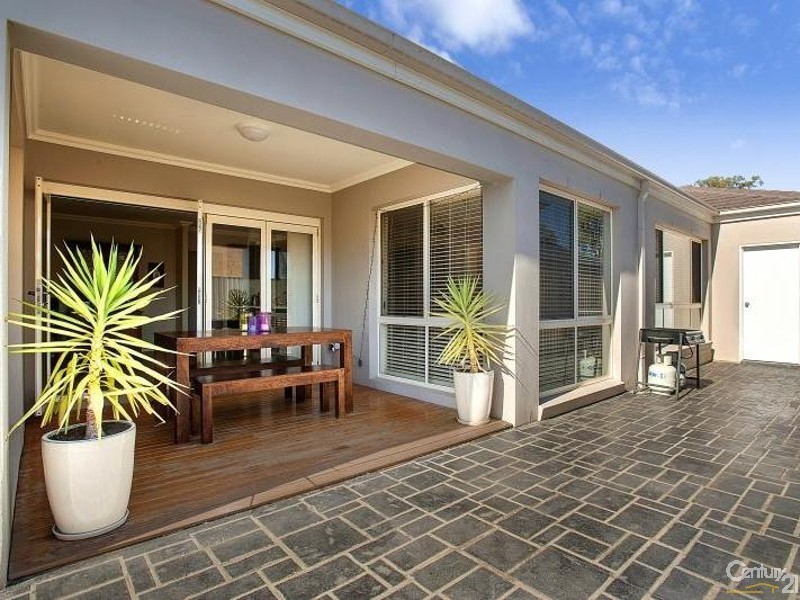 14 Honeyeater Cres, Beaumont Hills NSW 2155