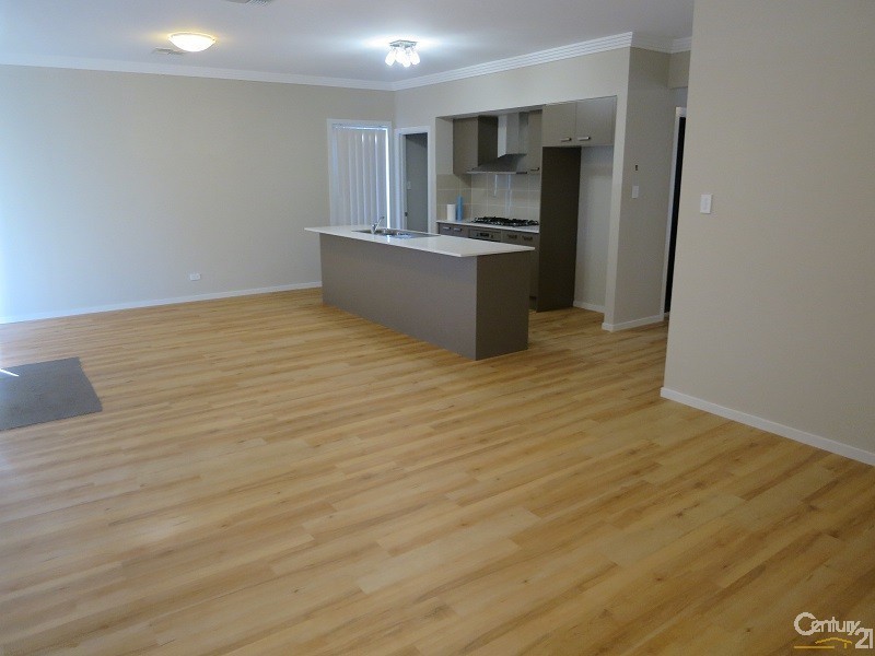 11 Grazier Rd, Rouse Hill NSW 2155