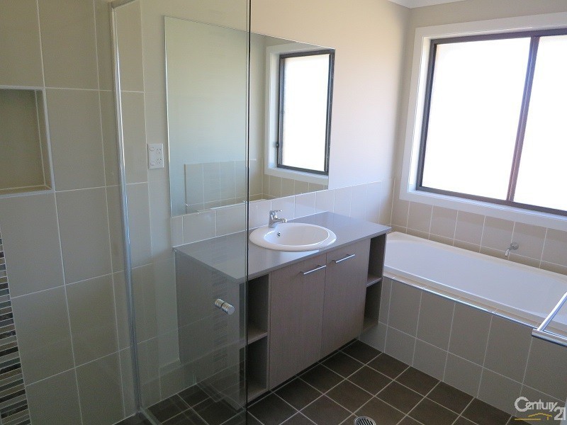 11 Grazier Rd, Rouse Hill NSW 2155