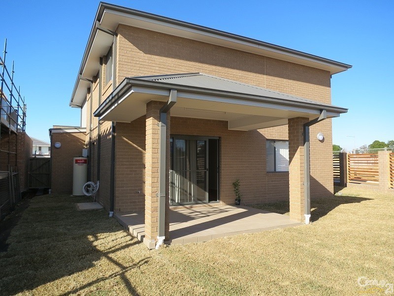 11 Grazier Rd, Rouse Hill NSW 2155