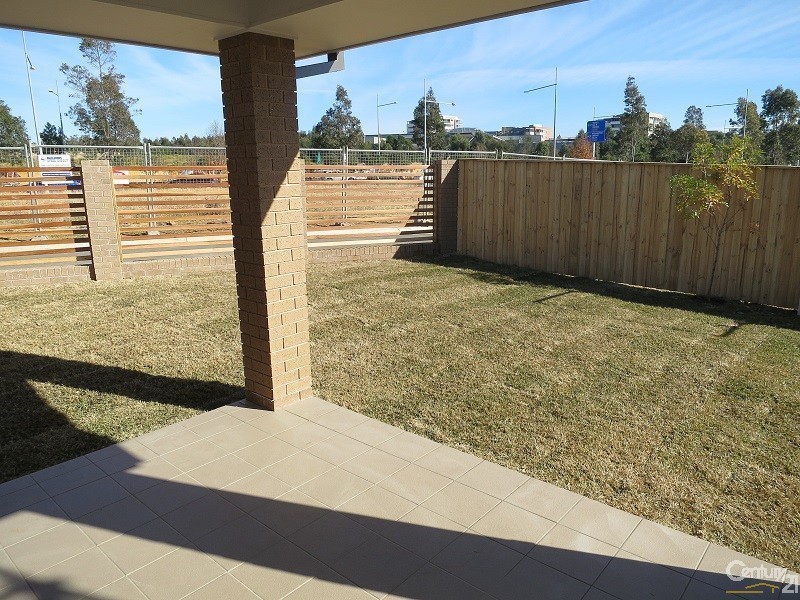 11 Grazier Rd, Rouse Hill NSW 2155