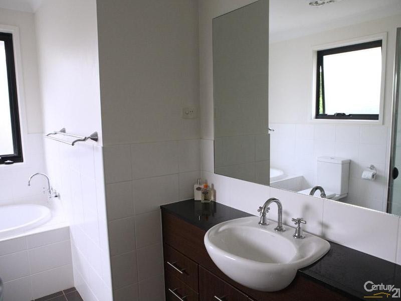 28 Benson Rd, Beaumont Hills NSW 2155