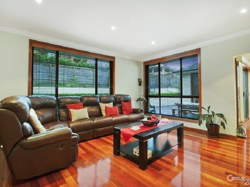 23 Glasshouse Rd, Beaumont Hills NSW 2155