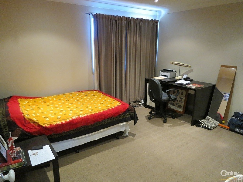 27 Rebellion Cct, Beaumont Hills NSW 2155