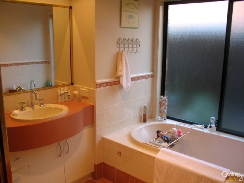 12 Yellowgum Ave, Rouse Hill NSW 2155