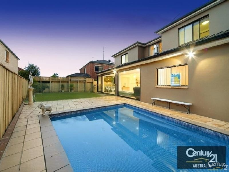 10 Drummond Rd, Beaumont Hills NSW 2155