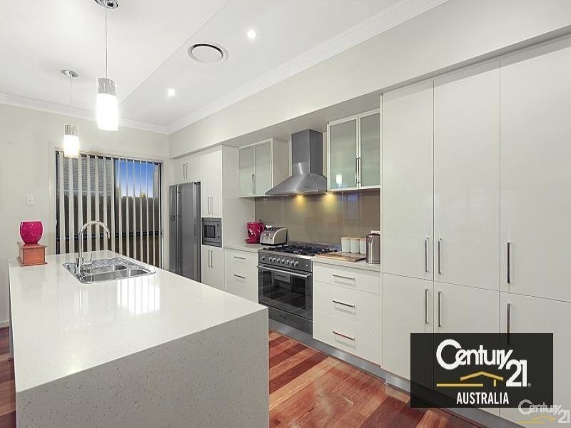 33 Mallard Drive, The Ponds NSW 2769