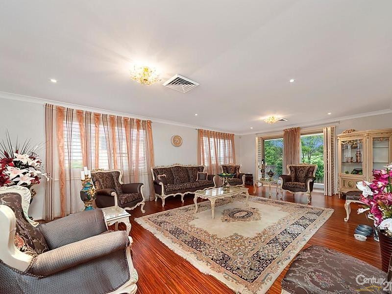 19 Perkins Drive, Kellyville NSW 2155