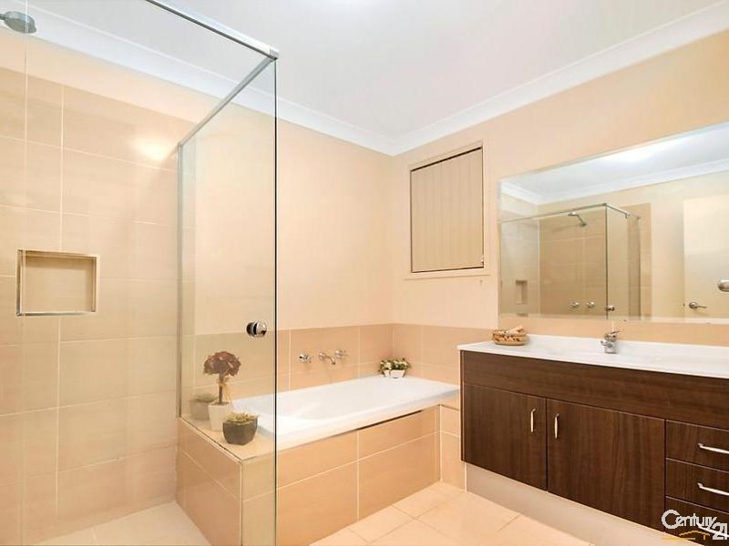 18 Rosebrook Ave, Kellyville Ridge NSW 2155