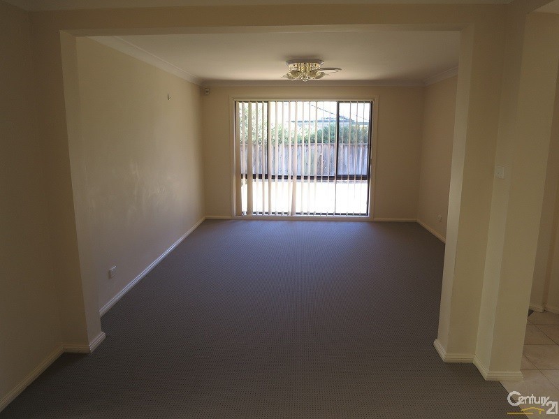 16 Millcroft Way, Beaumont Hills NSW 2155