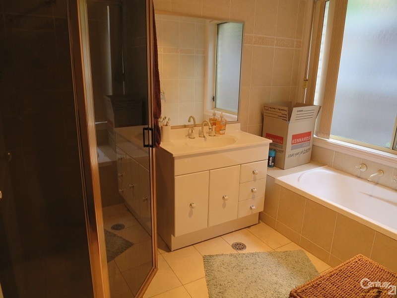 42 Paperbark Cres, Beaumont Hills NSW 2155