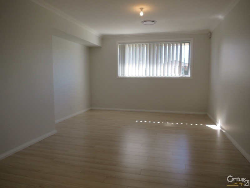 62 Cowper Ave, Quakers Hill NSW 2763