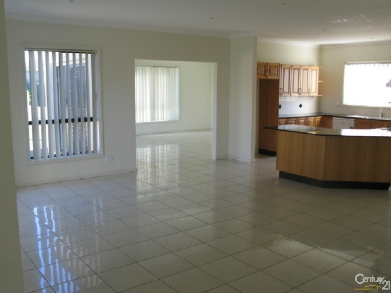 8 Meredith Ave, Kellyville NSW 2155