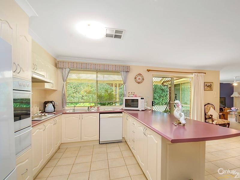 8 Spofforth Ave, Rouse Hill NSW 2155