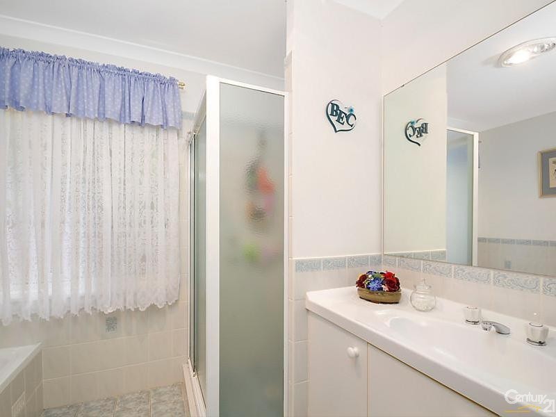 8 Spofforth Ave, Rouse Hill NSW 2155