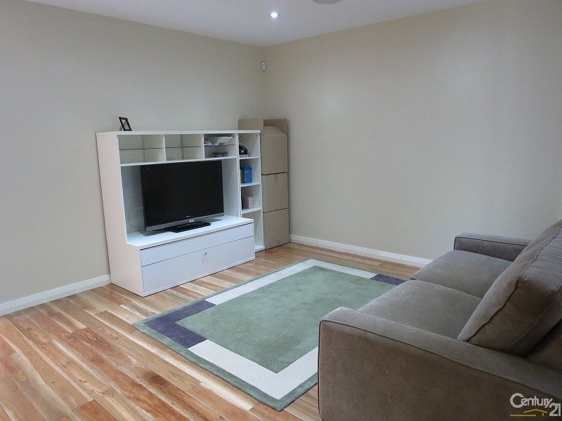 21 Balmoral Rd, Kellyville NSW 2155