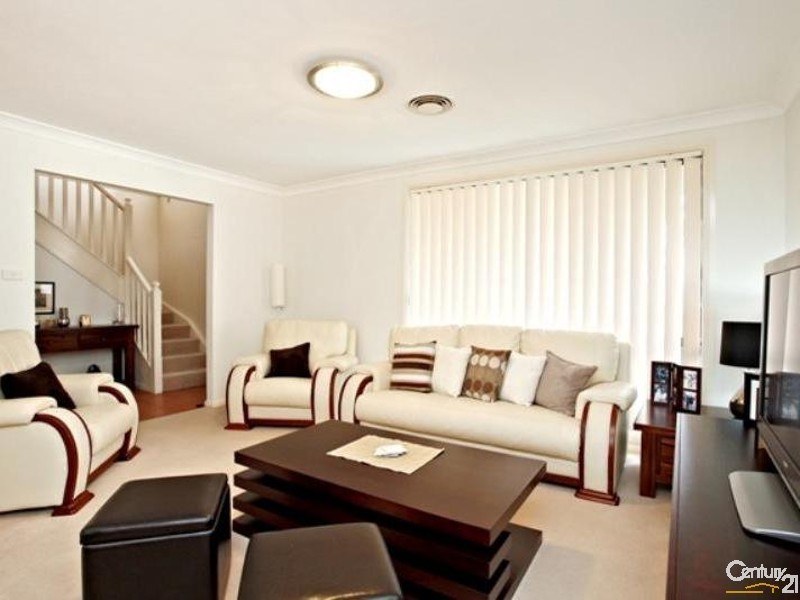 17 Aberdour Ave, Rouse Hill NSW 2155