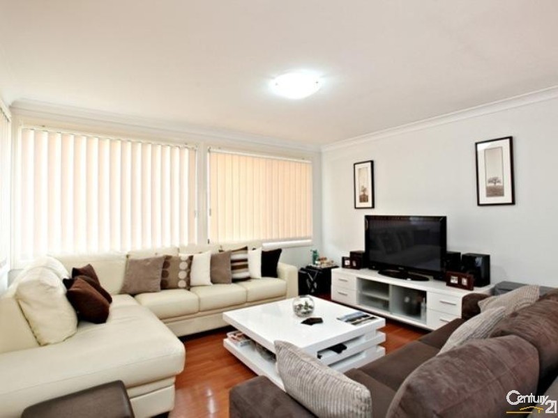 17 Aberdour Ave, Rouse Hill NSW 2155