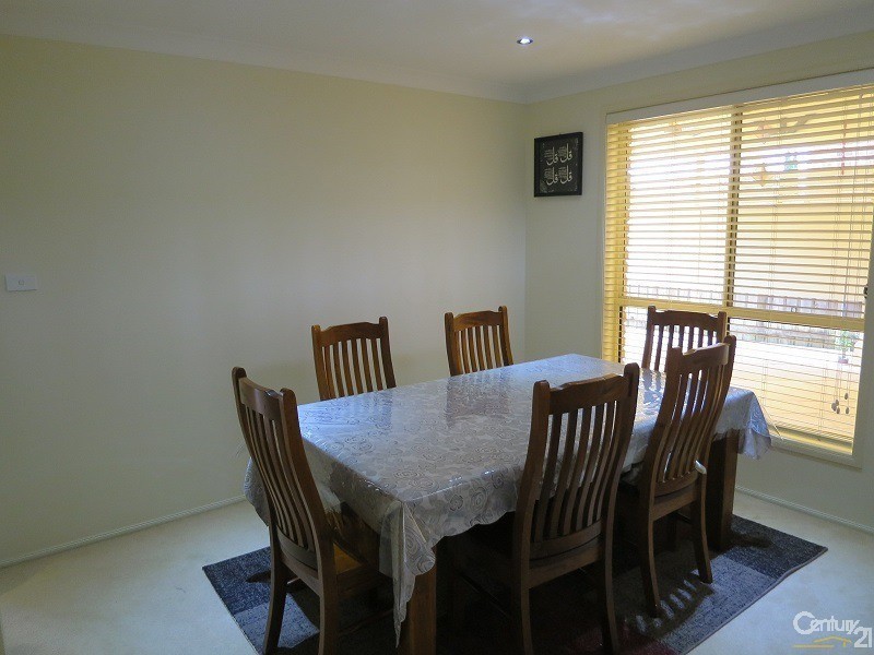 8 Botanical Drive, Kellyville NSW 2155