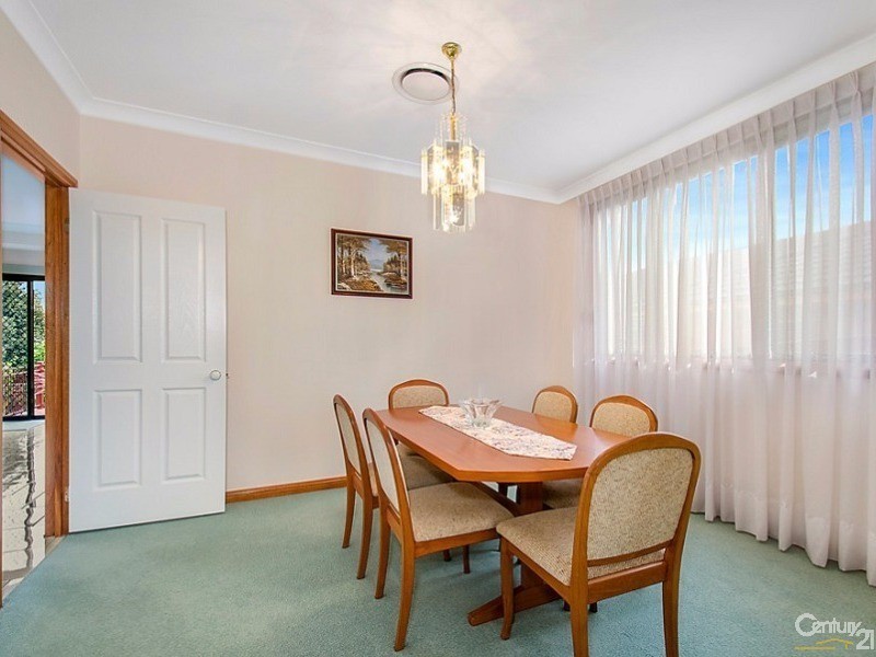 32 Glasshouse Road, Beaumont Hills NSW 2155