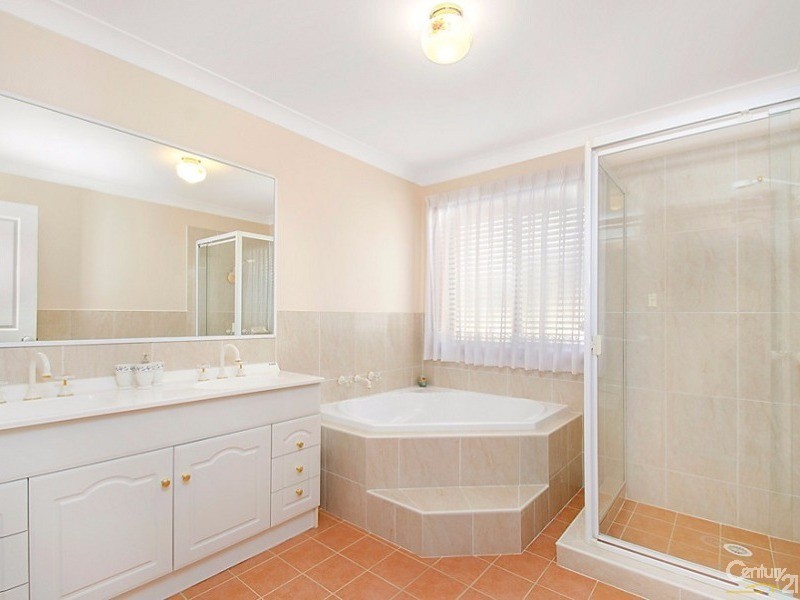 32 Glasshouse Road, Beaumont Hills NSW 2155