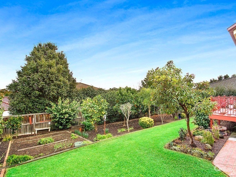 32 Glasshouse Road, Beaumont Hills NSW 2155