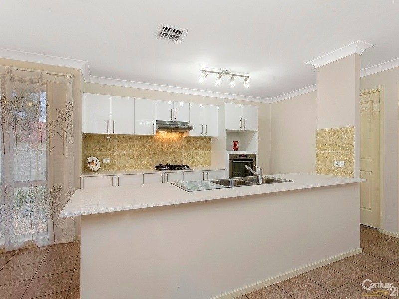 8 Perkins Drive, Kellyville NSW 2155