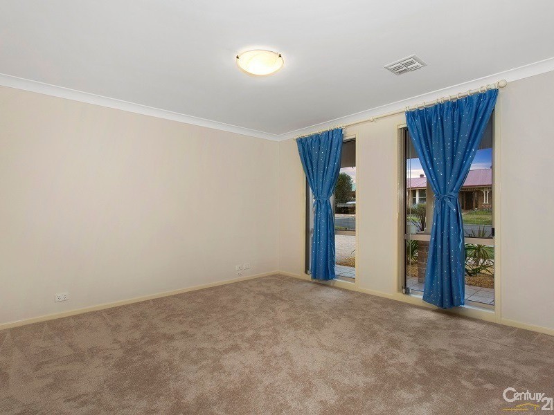 8 Perkins Drive, Kellyville NSW 2155