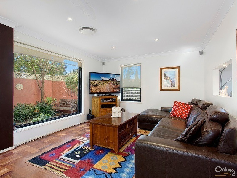 28 Softwood Ave, Beaumont Hills NSW 2155