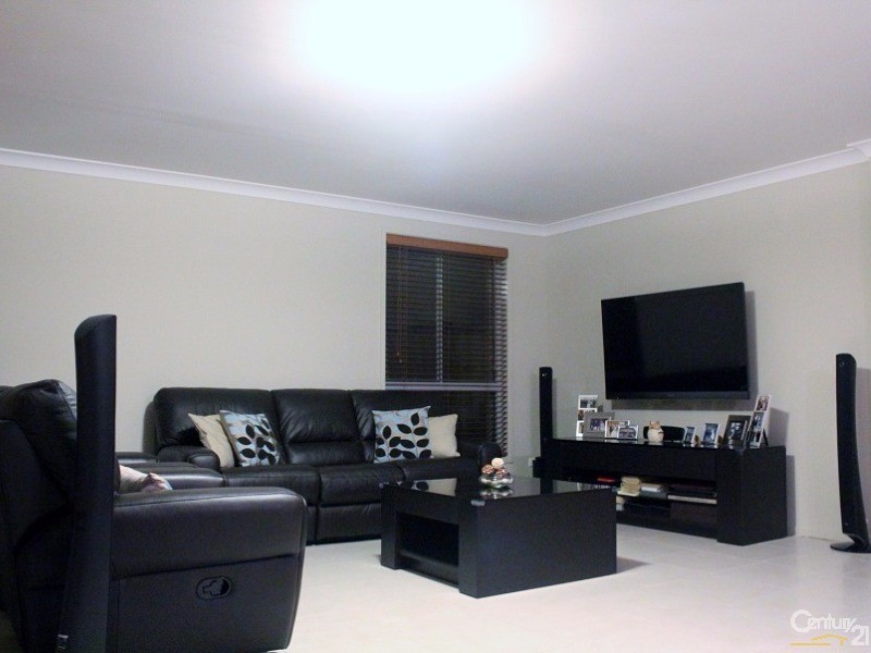 8 Allambie St, The Ponds NSW 2769