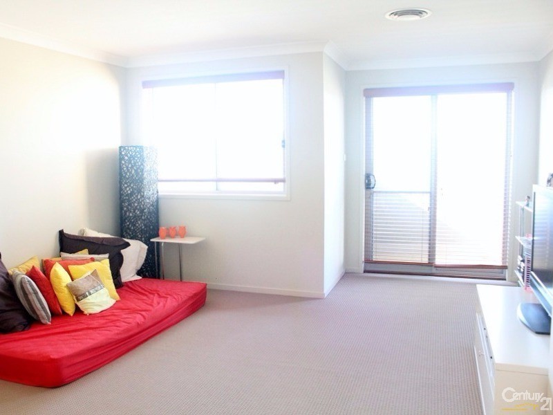 8 Allambie St, The Ponds NSW 2769