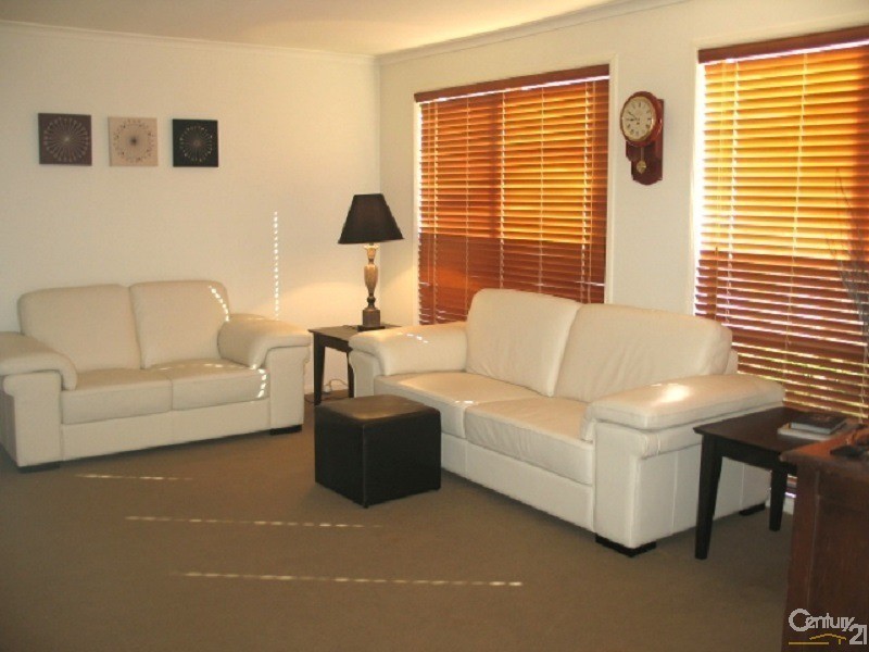 14 Peak St, Glenwood NSW 2768