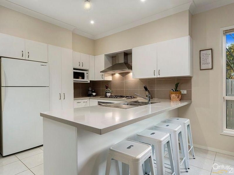 1 Pebble Crescent, The Ponds NSW 2769