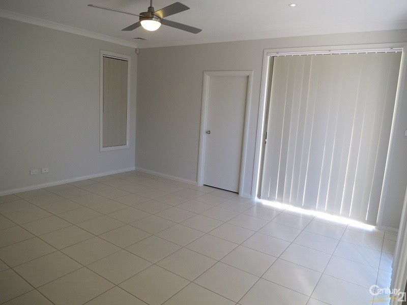 55 Caddies Blvd, Rouse Hill NSW 2155