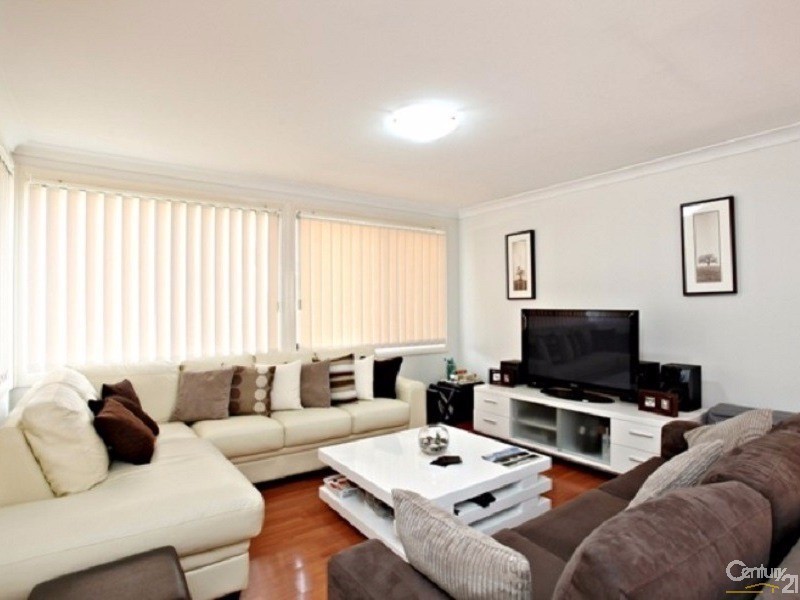 17 Aberdour Ave, Rouse Hill NSW 2155