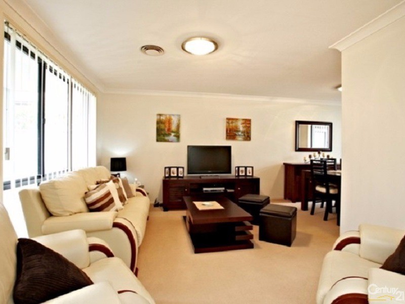 17 Aberdour Ave, Rouse Hill NSW 2155