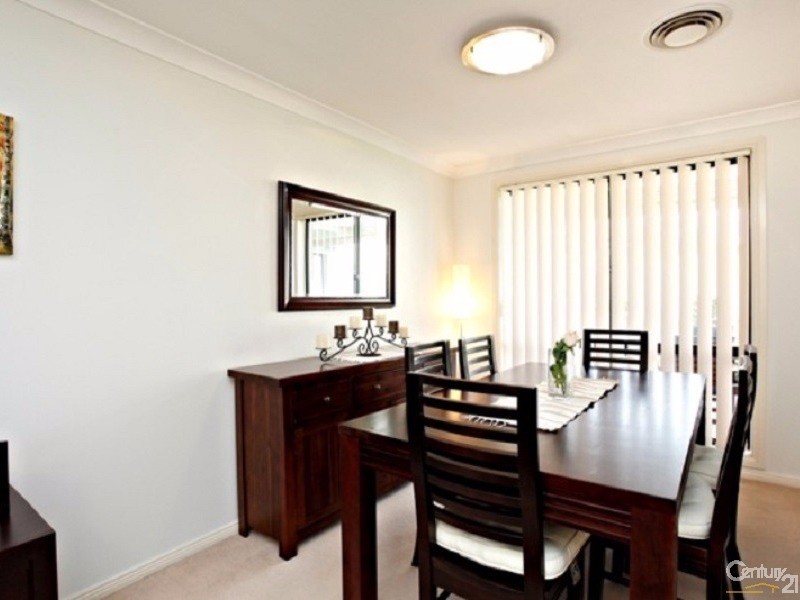 17 Aberdour Ave, Rouse Hill NSW 2155