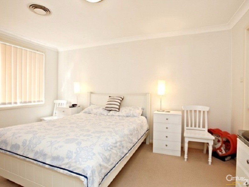 17 Aberdour Ave, Rouse Hill NSW 2155