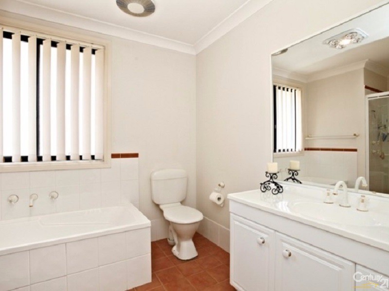 17 Aberdour Ave, Rouse Hill NSW 2155