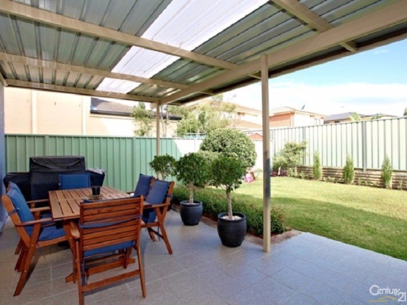 17 Aberdour Ave, Rouse Hill NSW 2155