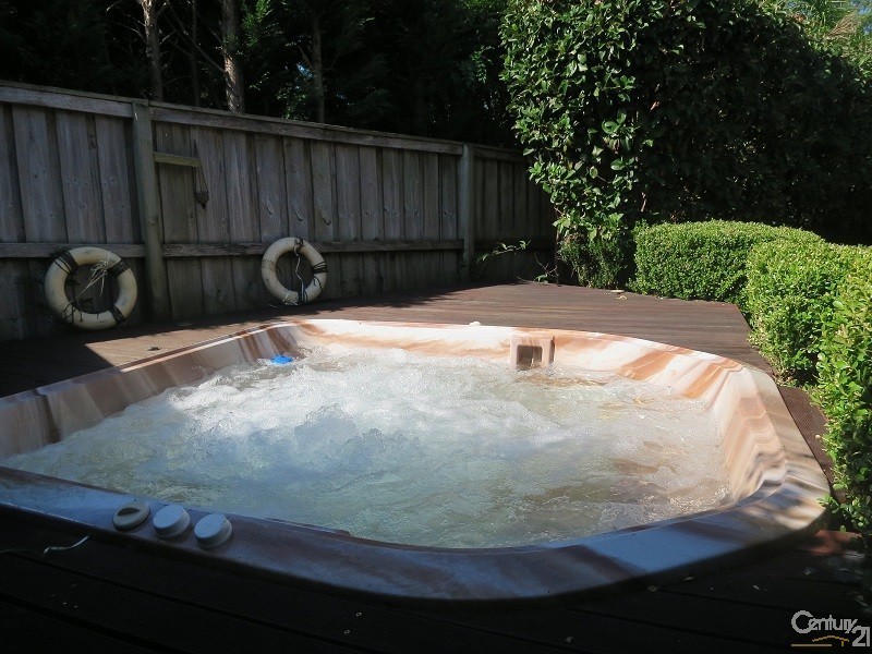 12 Kinsella Court, Kellyville NSW 2155